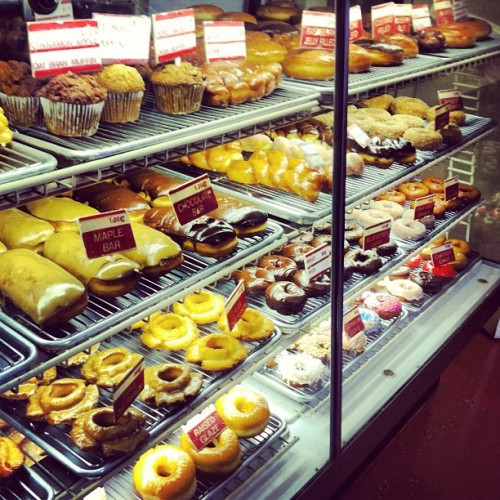 captainvanmater: Pre ride donuts are absolutely essential to obtain peak cycling performance (at Cas