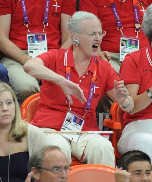 escalusia: The english queen is amazing but could we just sit down for a moment and realize that she