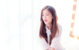 apinkdays:    even if you don’t say a word, just be next to meyour warm love which i’m thankful for, that’s all i need ♡ 