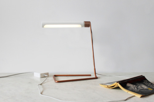 wacky-thoughts:  Castor design: Coil lamp powered by apple adapter