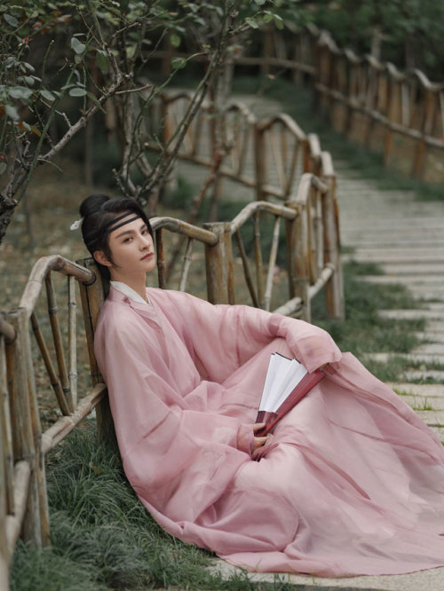 newhanfu:Handsome boy &amp; pink round neck robe