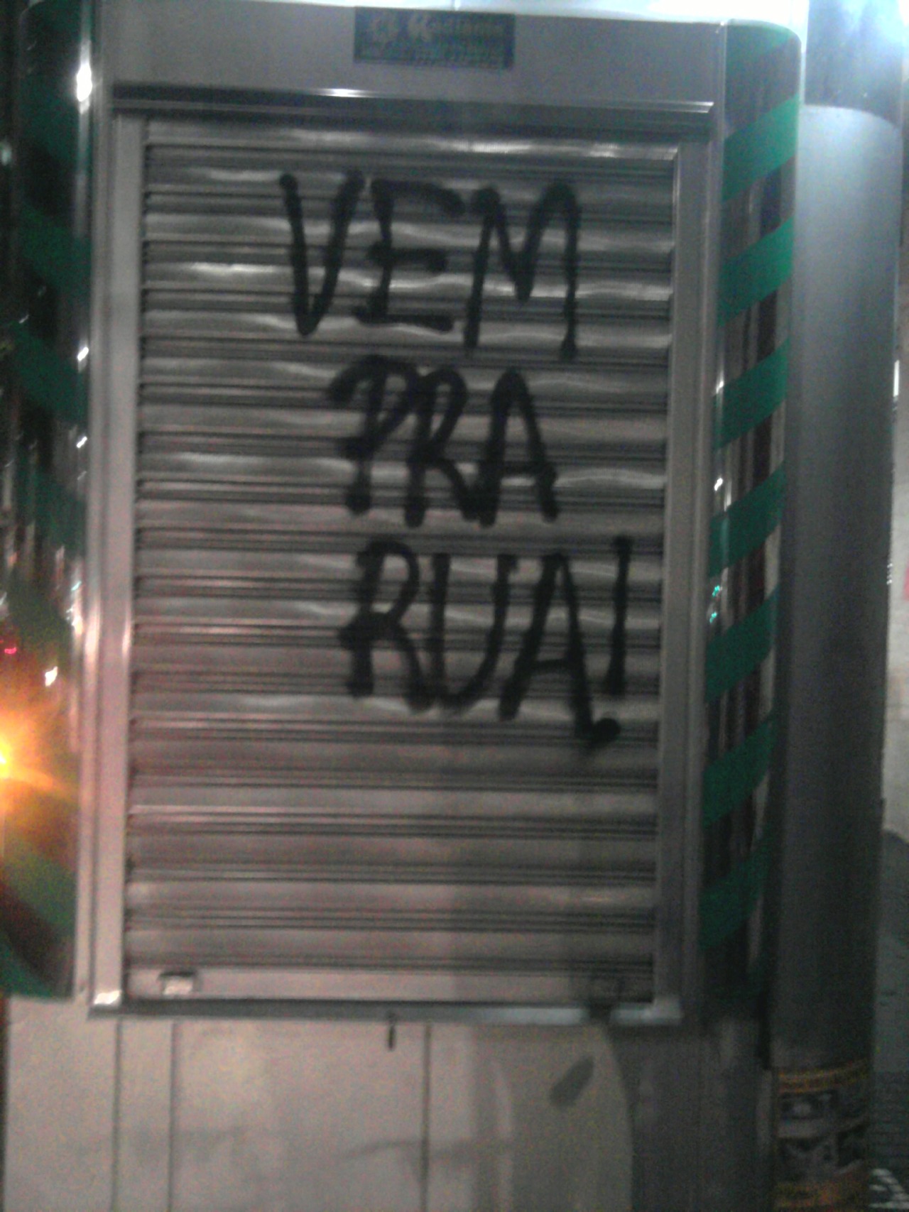 olheosmuros:  Vem pra rua contra o aumento! - Liberdade  