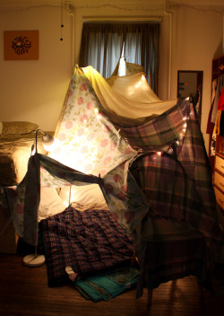 daddyjourney:  Blanket forts and story time.