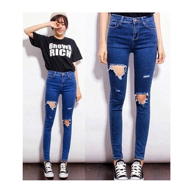 Plus size girls wearing skinny jeans