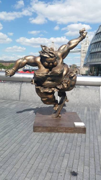 crossfirezine: The Fat Lady doesn’t sing…she skates!