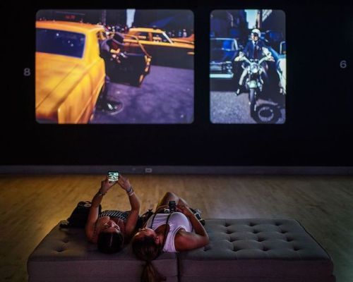 Travel back in time with a trip through Garry Winogrand: Color, featuring 400 photographs that explo