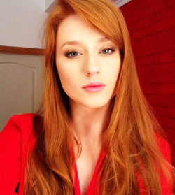 linakovalenko:  Red on Red.- Alina Kovalenko