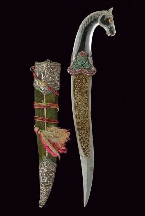 we-are-rogue:Khanjar daggers, 17th-19th centuriesIndian khanjar dagger, circa 1800Jade Khanjar, Decc