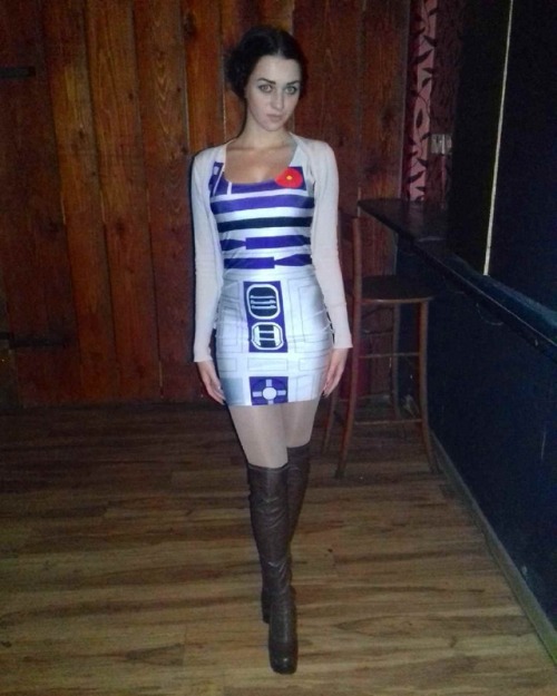 tights-and-dress:You’re my only hope