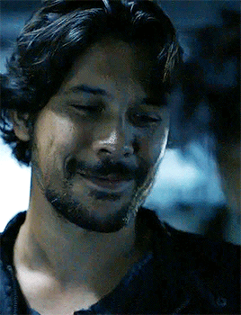 lovableamy:#smiling bellamy
