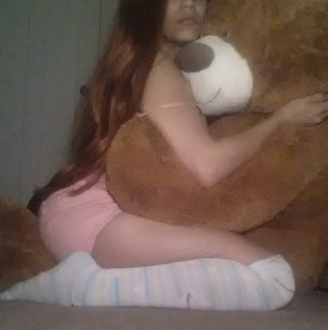 tigerlilyslittlespace:  Playtime with Molasses. My bestest buddy and favoritest company