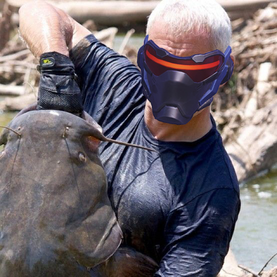 edgydads:  luntian-berdengguhit:  I am a fan of River Monster man of Discovery Channel.