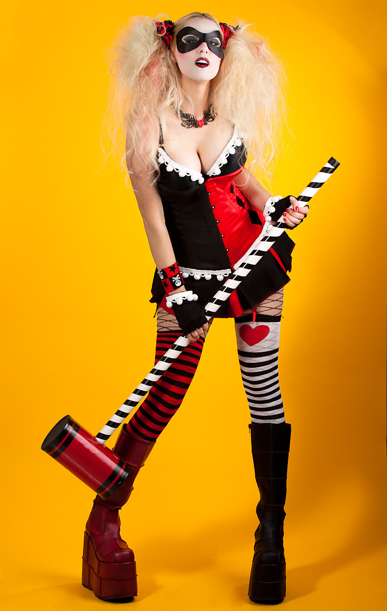 hotcosplaygirl:  Cosplay girl 