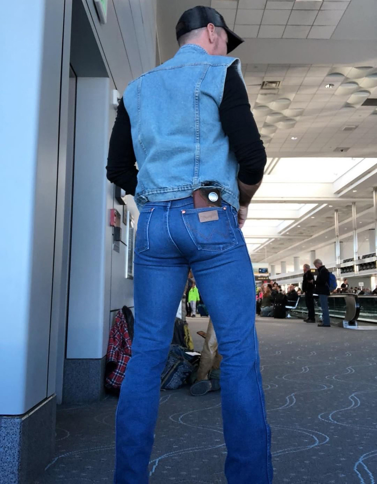 thewranglerbutts:  Wrangler The Sexiest Jeans Ever MadeWrangler Butts drive us nutsFOLLOW