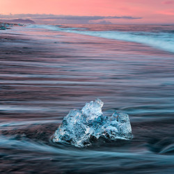 loveforearth:  “Iceland” by Oleg