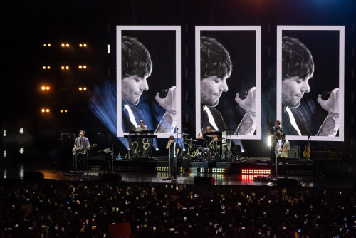 dailytomlinson:Louis performing in San José, Costa Rica