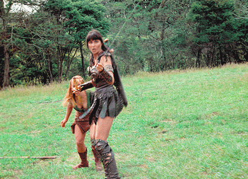aflawedfashion:Xena and Gabrielle fly a kite