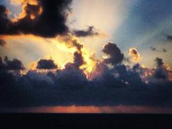 lost-inherworld:  Clouds! #sky #ocean #miami