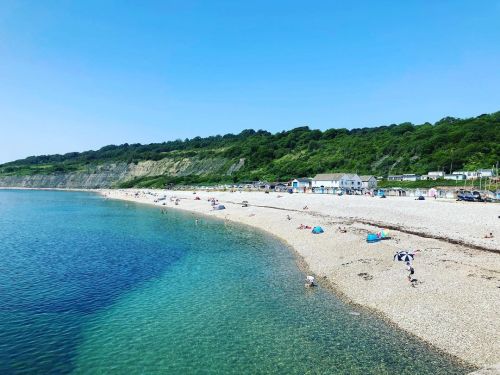 #lymeregis #jurassiccoast #beachday (at Lyme Regis) www.instagram.com/p/CRmEQoej34U/?utm_med