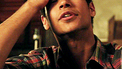  Alfred Enoch in How to Get Away With Murder 1x01 