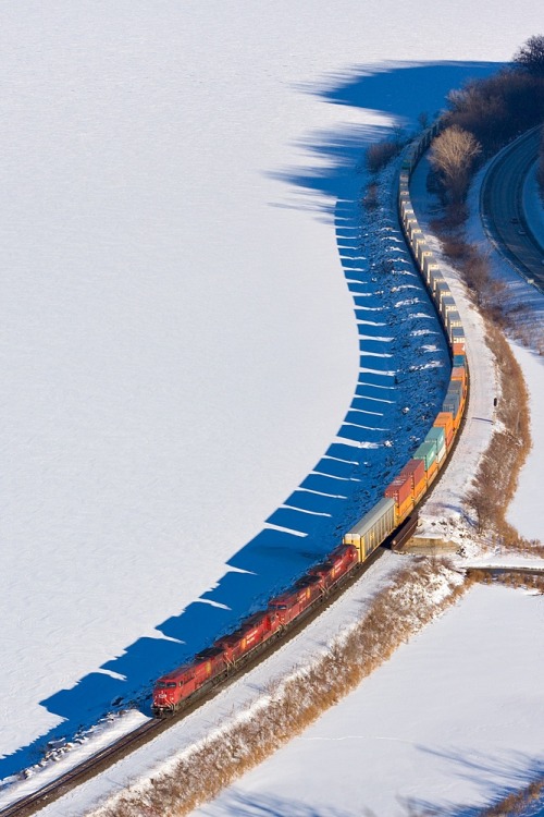 loverofbeauty:  Winter Train 