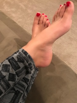 brettemm:  Long toes and high arches 💋