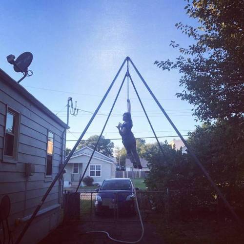 Making the neighbors go wtf since 1982. #aerialarts #aerial #rig #aerialeverydamnday