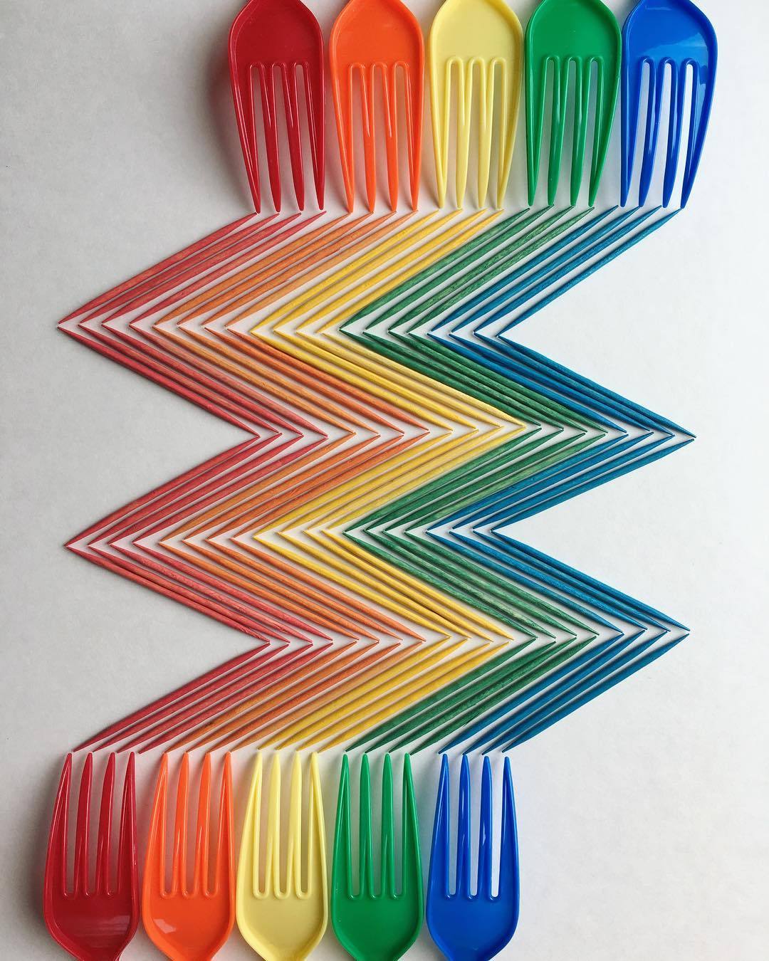 theonlymagicleftisart:  bobbycaputo: Everyday Objects Obsessively Organized into