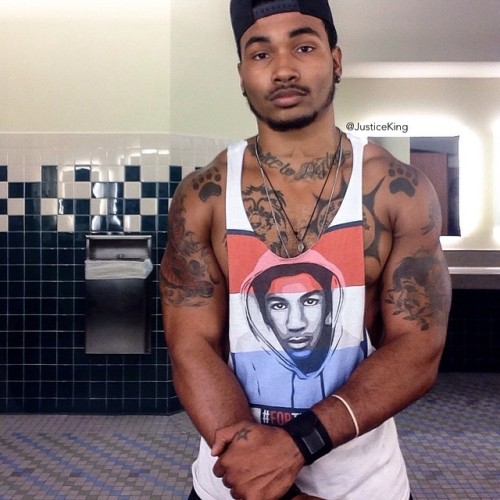 justiceking:  182 pounds | 10.1 body fat  Repost because people feel the need to flag me for no reason! 😒  #fitness #hardbody #iminthegym #24hourfitness 💯 (at 24 Hour Fitness - Downtown LA 6th St, CA)