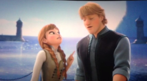 frozenmusings:  When I was making GIFs I caught these and uh.. Pissed myself laughing like, why is i