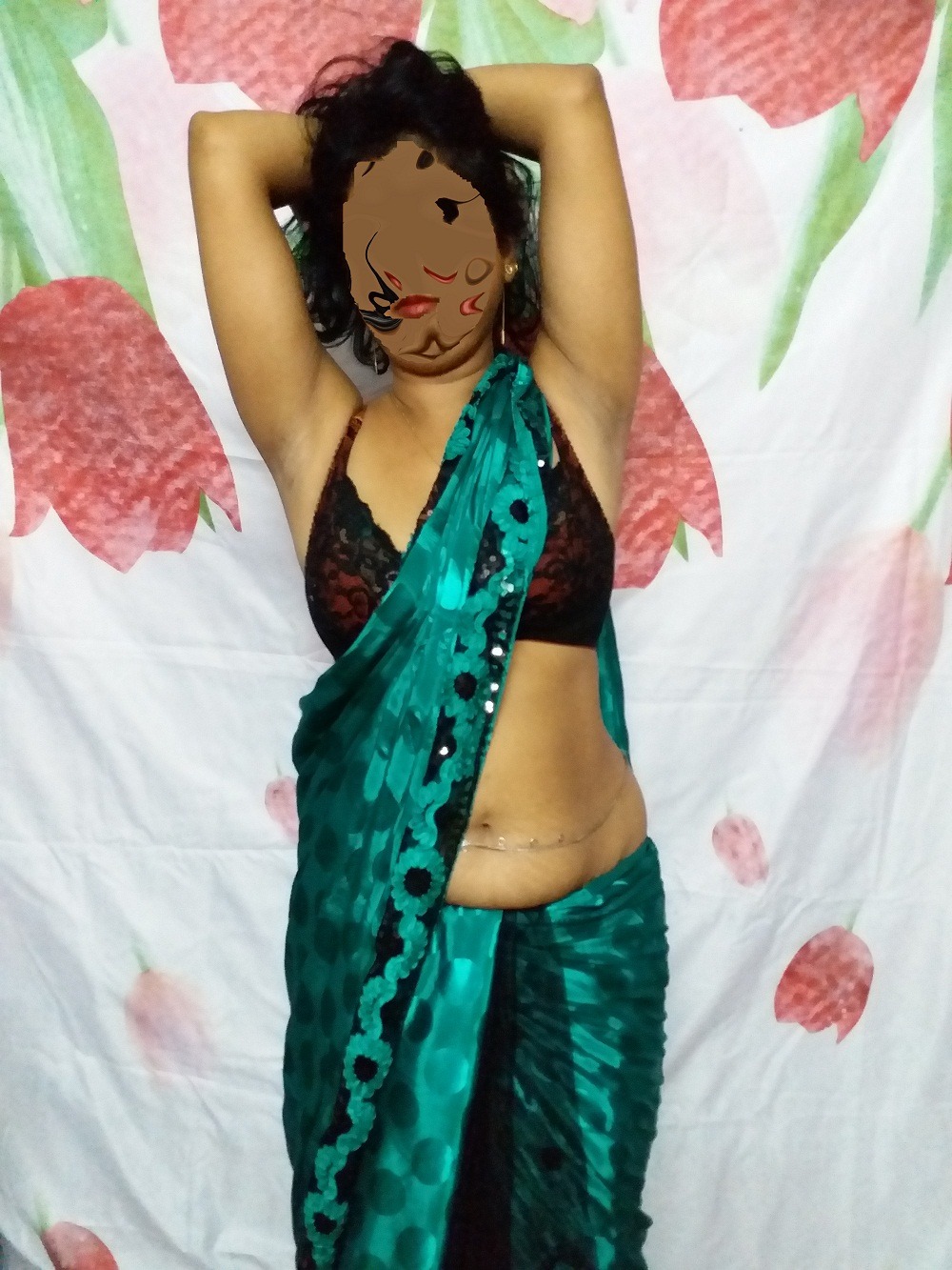desibhabhiaunties:  erotic saree strip