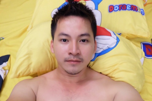 lyyaya: kevinkith: tytylove168: badboiz6eric: titi090: Jop bat hehe Kob mong bong yang  I have his o