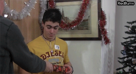 redbums:   you know why  That’s quite a Christmas Cracker!You can see the entire