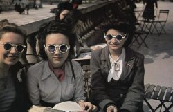 herrwiegenstein:  aryanismorethancolourofskin:  pe-ropeno:  Paris during NS occupation in World War II. -By Andrea Zucca  Looks so repressive and full of hate.  Interesting. 