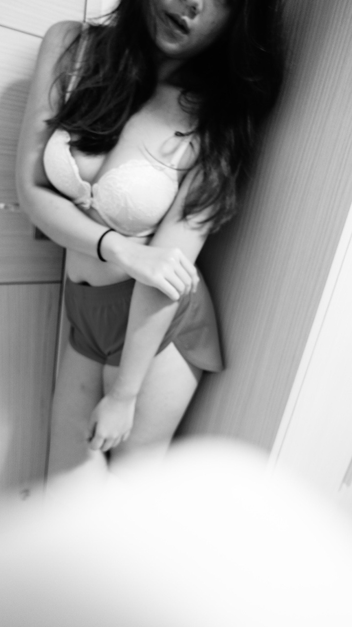 sg-sext-erotica:  singapuraeyecandies:  1) Follow @whinybxtch on Tumblr  2) Compliment