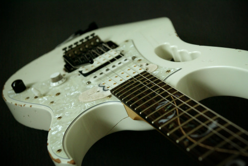 ricfreak:  Steve Vai’s JEM-EVO.