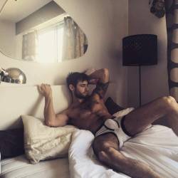 hunkopedia:    Follow Hunk’o’pedia for more hot guys! | Follow my personal blog    
