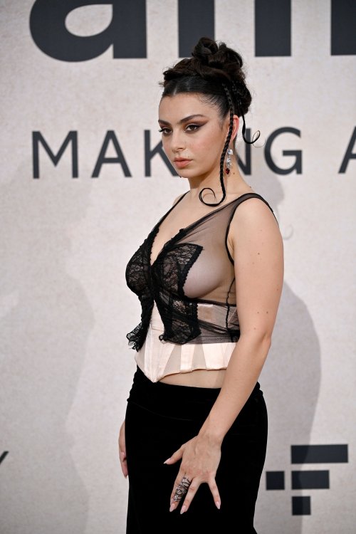 picsforkatherine:Charli XCX at the amfAR Gala