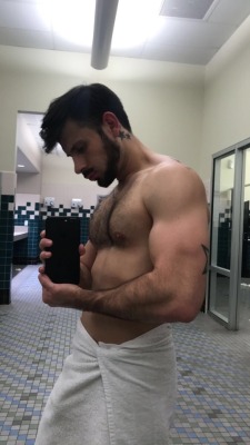 pedroxxvm:  Good pump at the gym.