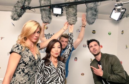 raeanneapril:@MingNa: Touching the fuzzies… Hi @EW! @Comic_Con #AgentsofSHIELD @LukeMitchell__ @Adri