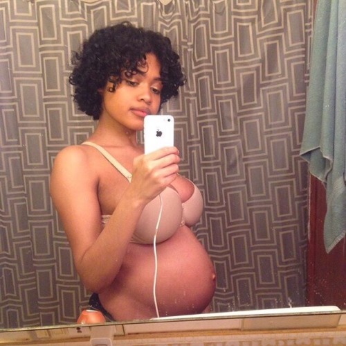 virid-escent:  onlyblackgirl:  softblackboy: westafricanbaby:   dashdashx2:   sonoanthony:   clarknokent:   suck-soul-z:   hvlapvpi:   dashdashx2:   goldrinah:  3 months, 6months,  9 months, 4 weeks postpartum, 7 weeks postpartum and my 7 week old 🐥