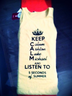 niallswantsomefood:  C.A.L.M THIS IS JUST UGH I WANT THIS SHIRT
