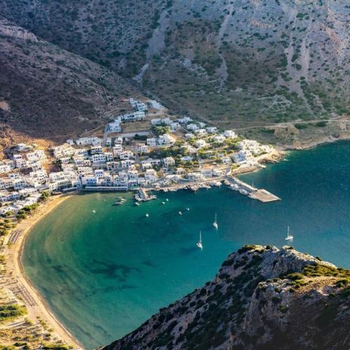 Kamares, the port town of Sifnos. 