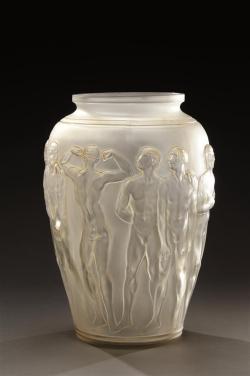 liam-caedmon:  iafeh:  René Lalique - Palestre /Palaestra -  1928  I’d love to own it. 