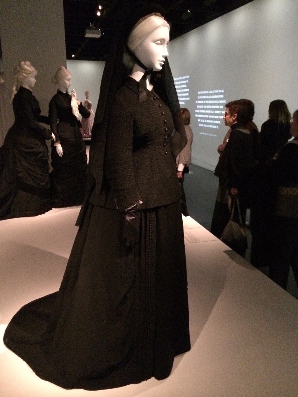 meandersqueen:  Some of the lovely ensembles we saw at the Death Becomes Her mourning
