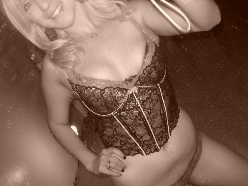 mymarinemindpart3:  Sexy Blonde Army gf pt 2