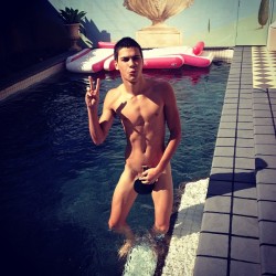 bro-mo:  naughtyhotaussieguys:  http://naughtyhotaussieguys.tumblr.com