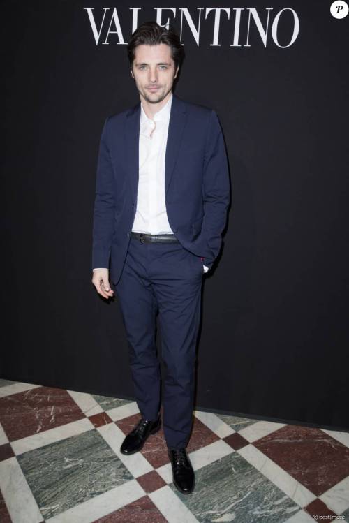 flavia-jan:  Raphael Personnaz attends Valentino Menswear f/w2016 