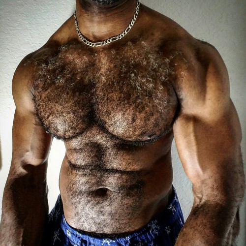 rachiflex:Alpha Males don’t wear shirts! For more pics, visit: https://www.connectpal.com/rachiflex