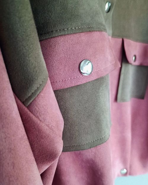 Bomber Jacket Close-Up #ninalubarainbow #bomberjacket #suedejacket #suedejersey #twocolors #rivetbut